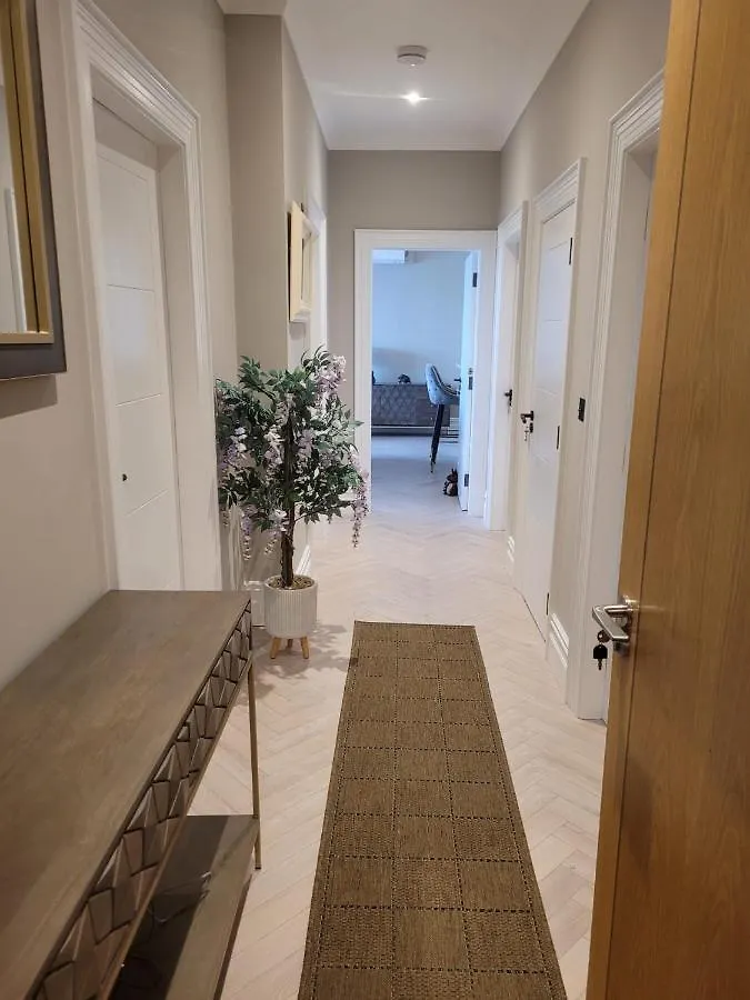 Apartment; 3 Bedroom Penthouse 187 Boireann Bheag Roscam Galway Ierland