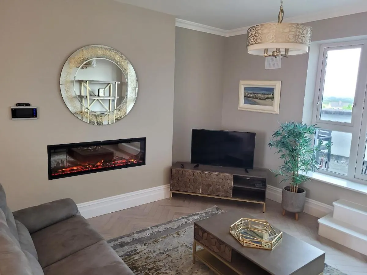 Apartment; 3 Bedroom Penthouse 187 Boireann Bheag Roscam Galway Ierland